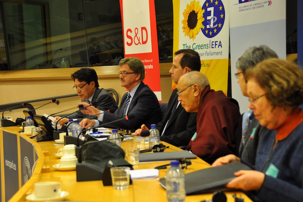 ༸སྐུའི་ཡང་སྲིད་ཐད་བདག་དབང་ཡོད་སྐོར་བཤད་བཞིན་པ་ནི་འགྲོ་ལུགས་དང་མཚུངས་ཀྱི་མེད་སྐོར་གསུངས་པ། ༸སྐུའི་ཡང་སྲིད་ཐད་བདག་དབང་ཡོད་སྐོར་བཤད་བཞིན་པ་ནི་འགྲོ་ལུགས་དང་མཚུངས་ཀྱི་མེད་སྐོར་གསུངས་པ།