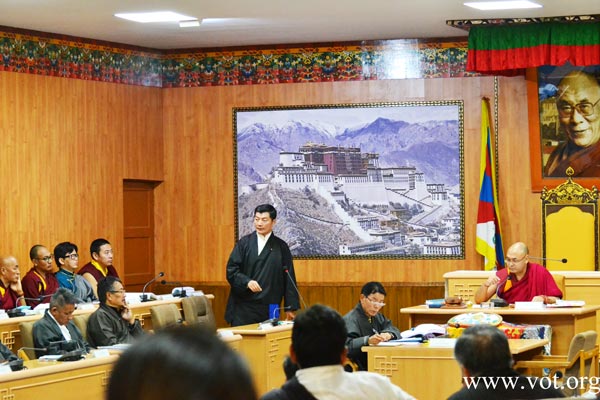 འོས་བསྡུ་ཐེངས་གཅིག་དགོས་རྒྱུ་གལ་ཆེན་པོ་འདུག་གསུངས་ནས་བཀའ་བློན་རྣམ་པ་གྲོས་ཚོགས་ཀྱི་ལས་རིམ་ཐོག་མུ་མཐུད་མཉམ་ཞུགས་གནང་པ། འོས་བསྡུ་ཐེངས་གཅིག་དགོས་རྒྱུ་གལ་ཆེན་པོ་འདུག་གསུངས་ནས་བཀའ་བློན་རྣམ་པ་གྲོས་ཚོགས་ཀྱི་ལས་རིམ་ཐོག་མུ་མཐུད་མཉམ་ཞུགས་གནང་པ།
