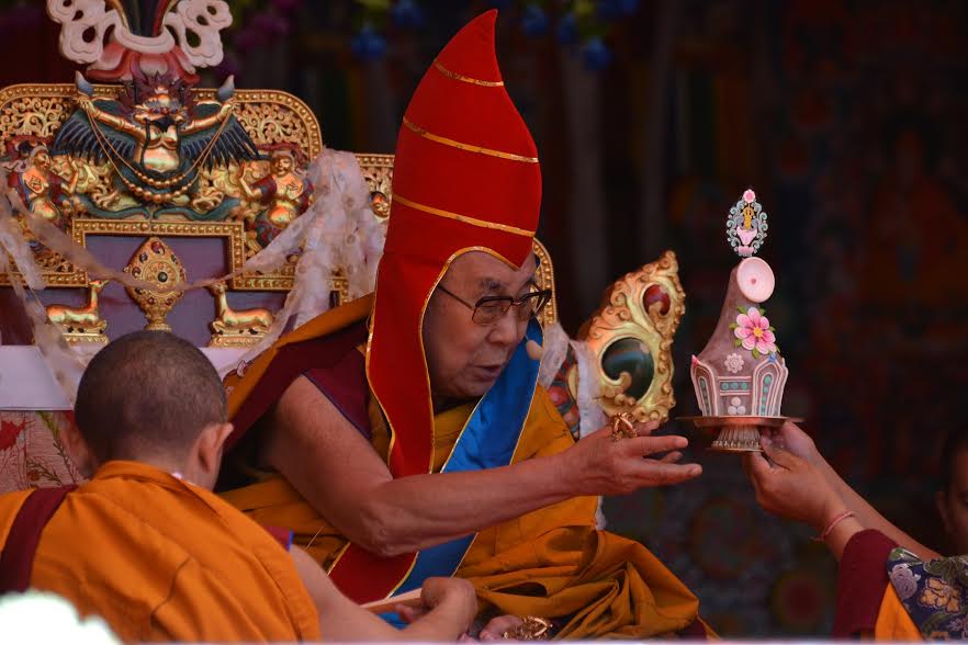 ༸གོང་ས་མཆོག་གིས་མོན་རྟ་དབང་ཁུལ་དུ་སླར་ཆིབས་བསྒྱུར་མཛད་རྒྱུར་ཞལ་བཞེས་གནང་པ། ༸གོང་ས་མཆོག་གིས་མོན་རྟ་དབང་ཁུལ་དུ་སླར་ཆིབས་བསྒྱུར་མཛད་རྒྱུར་ཞལ་བཞེས་གནང་པ།