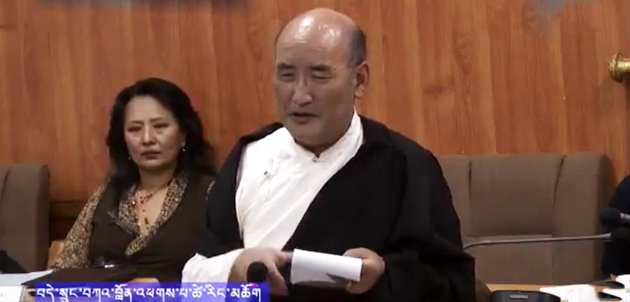 བདེ་སྲུང་ལས་ཁུངས་ནས་བོད་མིའི་སྐྱབས་བཅོལ་ལག་དེབ་དང་ཕྱི་སྐྱོད་ལག་དེབ་ཀྱི་དཀའ་ངལ་སེལ་ཐབས་སུ་དགོངས་པ་བཞེས་དགོས། བདེ་སྲུང་ལས་ཁུངས་ནས་བོད་མིའི་སྐྱབས་བཅོལ་ལག་དེབ་དང་ཕྱི་སྐྱོད་ལག་དེབ་ཀྱི་དཀའ་ངལ་སེལ་ཐབས་སུ་དགོངས་པ་བཞེས་དགོས།
