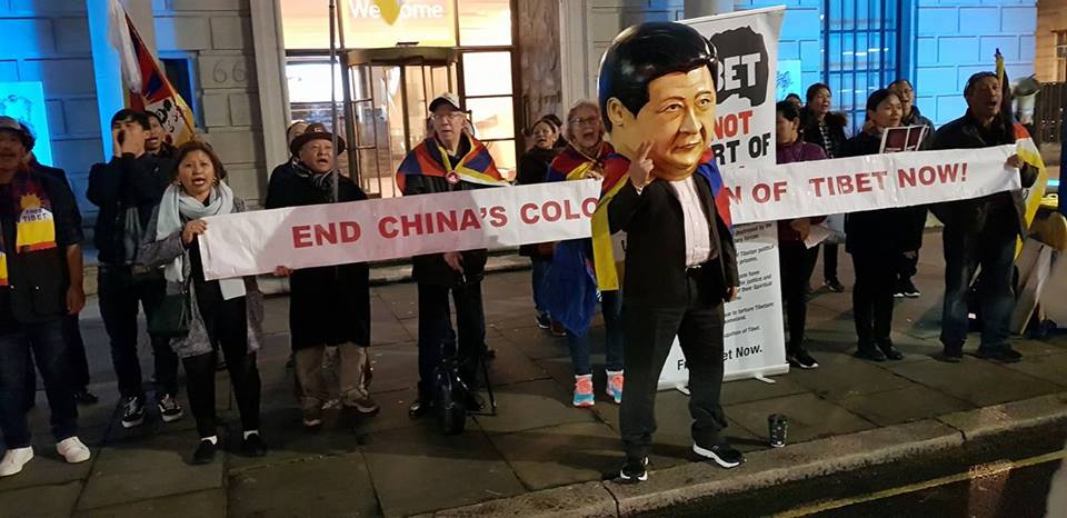 ཏང་གི་ཚོགས་ཆེན་ཐེངས་ ༡༩ པ་མཇུག་སྒྲིལ་དང་བསྟུན་གཞུང་ཚབ་མདུན་དུ་ངོ་རྒོལ་གནང་འདུག ཏང་གི་ཚོགས་ཆེན་ཐེངས་ ༡༩ པ་མཇུག་སྒྲིལ་དང་བསྟུན་གཞུང་ཚབ་མདུན་དུ་ངོ་རྒོལ་གནང་འདུག