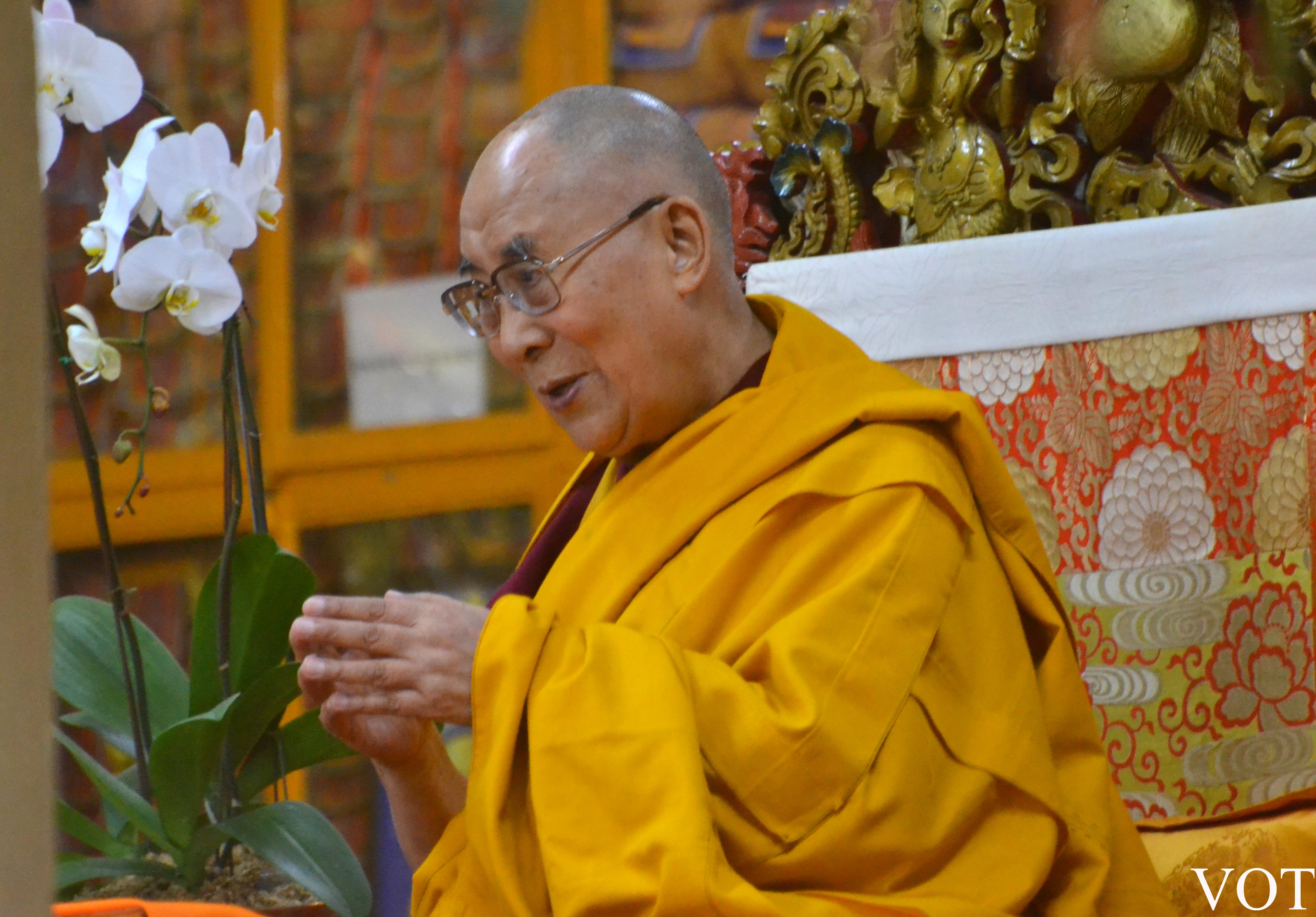 ༸གོང་ས་མཆོག་གིས་བཞུགས་སྒར་དུ་དབུ་མ་འཇུག་པའི་ཆོས་འབྲེལ་དབུ་འཛུགས་མཛད་པ། ༸གོང་ས་མཆོག་གིས་བཞུགས་སྒར་དུ་དབུ་མ་འཇུག་པའི་ཆོས་འབྲེལ་དབུ་འཛུགས་མཛད་པ།