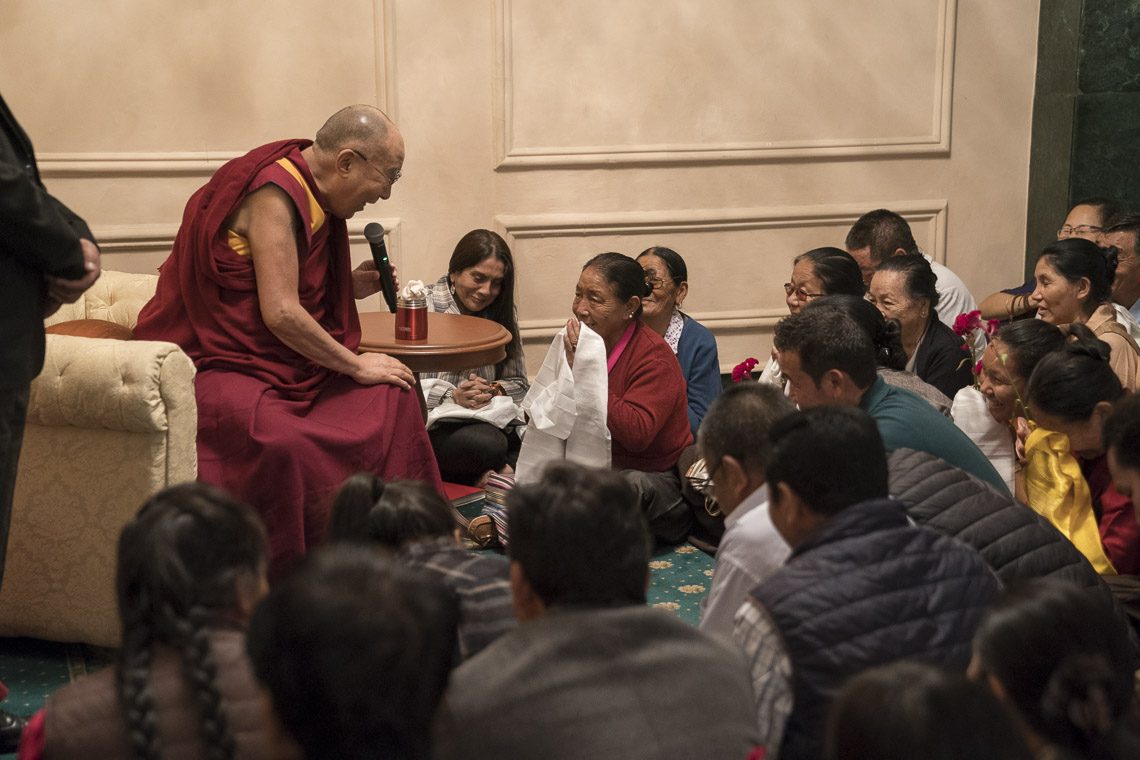 ༸གོང་ས་མཆོག་གིས་བོད་མི་ཁ་ཆེ་ཚོ་ལའང་བོད་མིའི་རང་དབང་རྩོད་ལེན་གྱི་འགན་གཅིག་མཚུངས་ཡོད་པ་བཀའ་གནང་འདུག ༸གོང་ས་མཆོག་གིས་བོད་མི་ཁ་ཆེ་ཚོ་ལའང་བོད་མིའི་རང་དབང་རྩོད་ལེན་གྱི་འགན་གཅིག་མཚུངས་ཡོད་པ་བཀའ་གནང་འདུག
