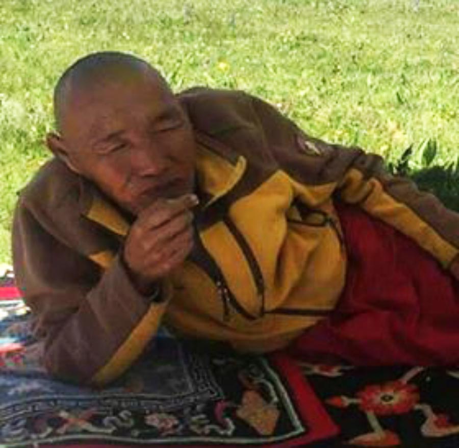 དཀར་མཛེས་རྫོང་ཐོག་ཏུ་གྲྭ་བསྟན་དགའ་ལགས་ཀྱིས་རང་ལུས་མེར་བསྲེགས་གནང་འདུག དཀར་མཛེས་རྫོང་ཐོག་ཏུ་གྲྭ་བསྟན་དགའ་ལགས་ཀྱིས་རང་ལུས་མེར་བསྲེགས་གནང་འདུག