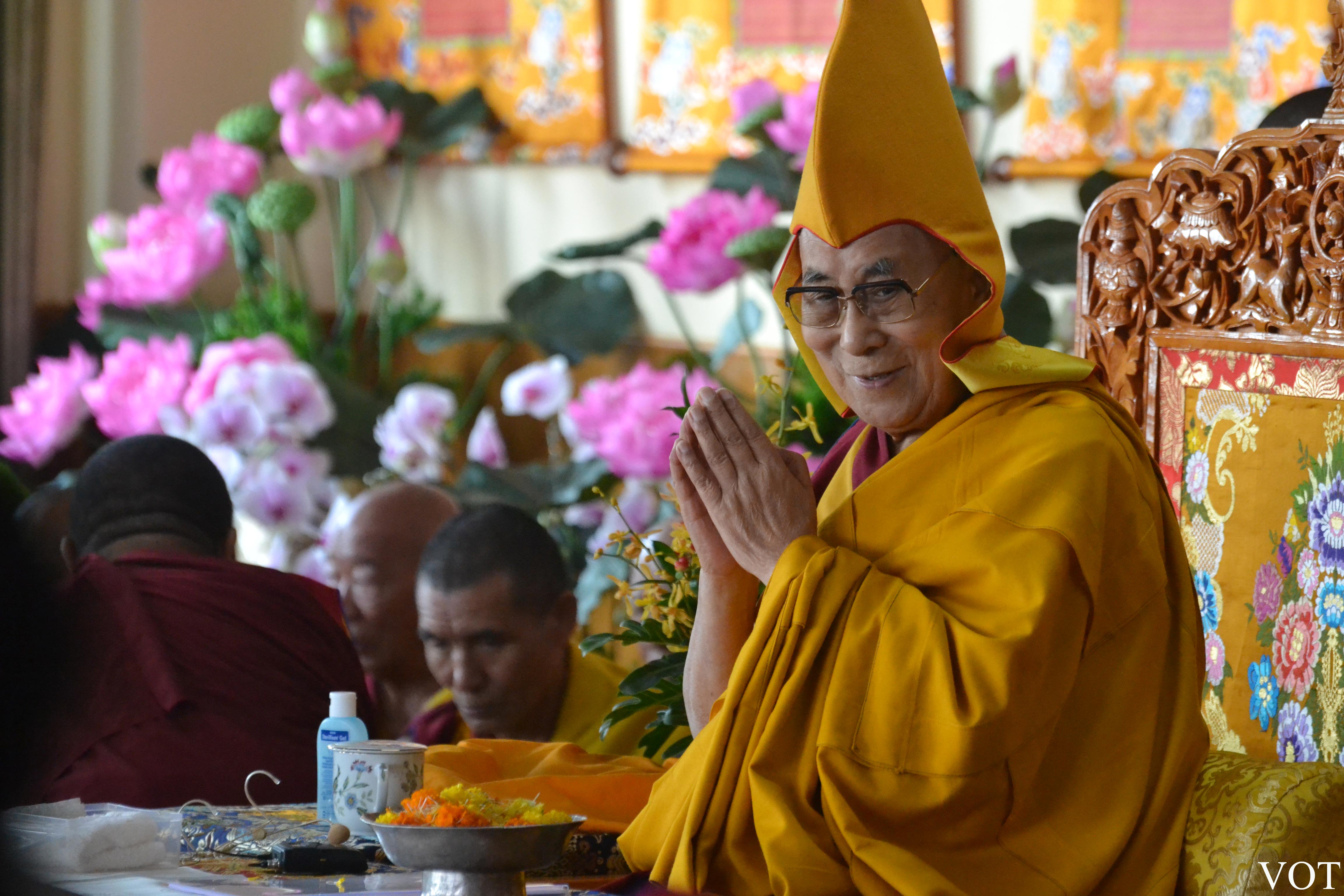གམ་བཅར་རྣམ་རྒྱལ་གྲྭ་ཚང་ནི་༸གང་ཉིད་མཆོག་སྐུ་འཚོ་བཞུགས་རིང་གསོན་གཡོག་དང་མཐའ་མ་འཆི་བའི་འཆི་གཡོག་རྒྱུག་མཁན་ཡིན་པ་བཀའ་སྩལ་བ། གམ་བཅར་རྣམ་རྒྱལ་གྲྭ་ཚང་ནི་༸གང་ཉིད་མཆོག་སྐུ་འཚོ་བཞུགས་རིང་གསོན་གཡོག་དང་མཐའ་མ་འཆི་བའི་འཆི་གཡོག་རྒྱུག་མཁན་ཡིན་པ་བཀའ་སྩལ་བ།