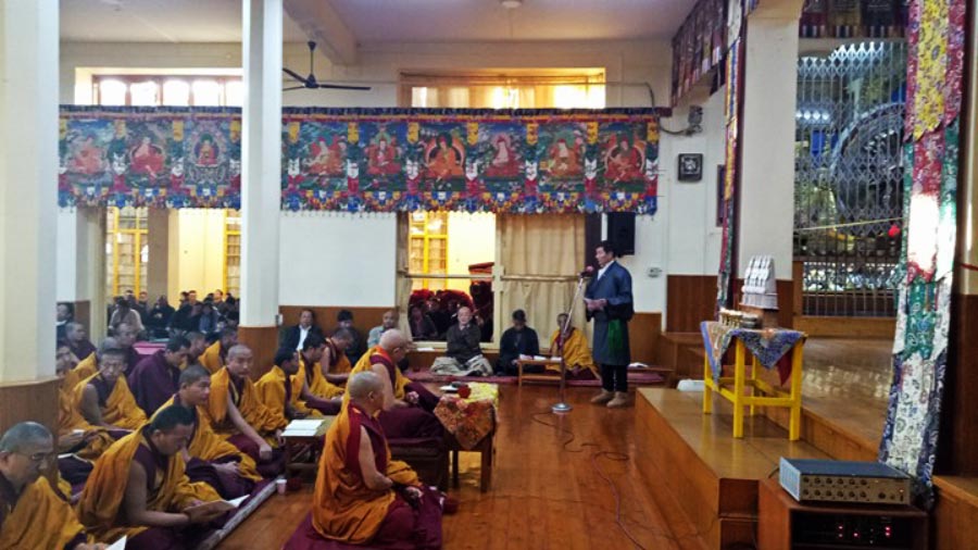 བཞུགས་སྒར་དུ་རྒྱལ་གཅེས་པ་བསྟན་དགའ་ལགས་ཀྱི་ཆེད་གཞུང་འབྲེལ་མཆོད་འབུལ་སྨོན་ལམ་གནང་པ། བཞུགས་སྒར་དུ་རྒྱལ་གཅེས་པ་བསྟན་དགའ་ལགས་ཀྱི་ཆེད་གཞུང་འབྲེལ་མཆོད་འབུལ་སྨོན་ལམ་གནང་པ།