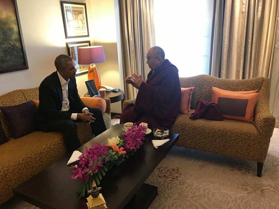 ༸གོང་ས་མཆོག་དང་ཨ་རིའི་སྲིད་འཛིན་ཟུར་པ་ཨོ་བྷ་མ་མཆོག་མཇལ་འཕྲད་གནང་བ། ༸གོང་ས་མཆོག་དང་ཨ་རིའི་སྲིད་འཛིན་ཟུར་པ་ཨོ་བྷ་མ་མཆོག་མཇལ་འཕྲད་གནང་བ།