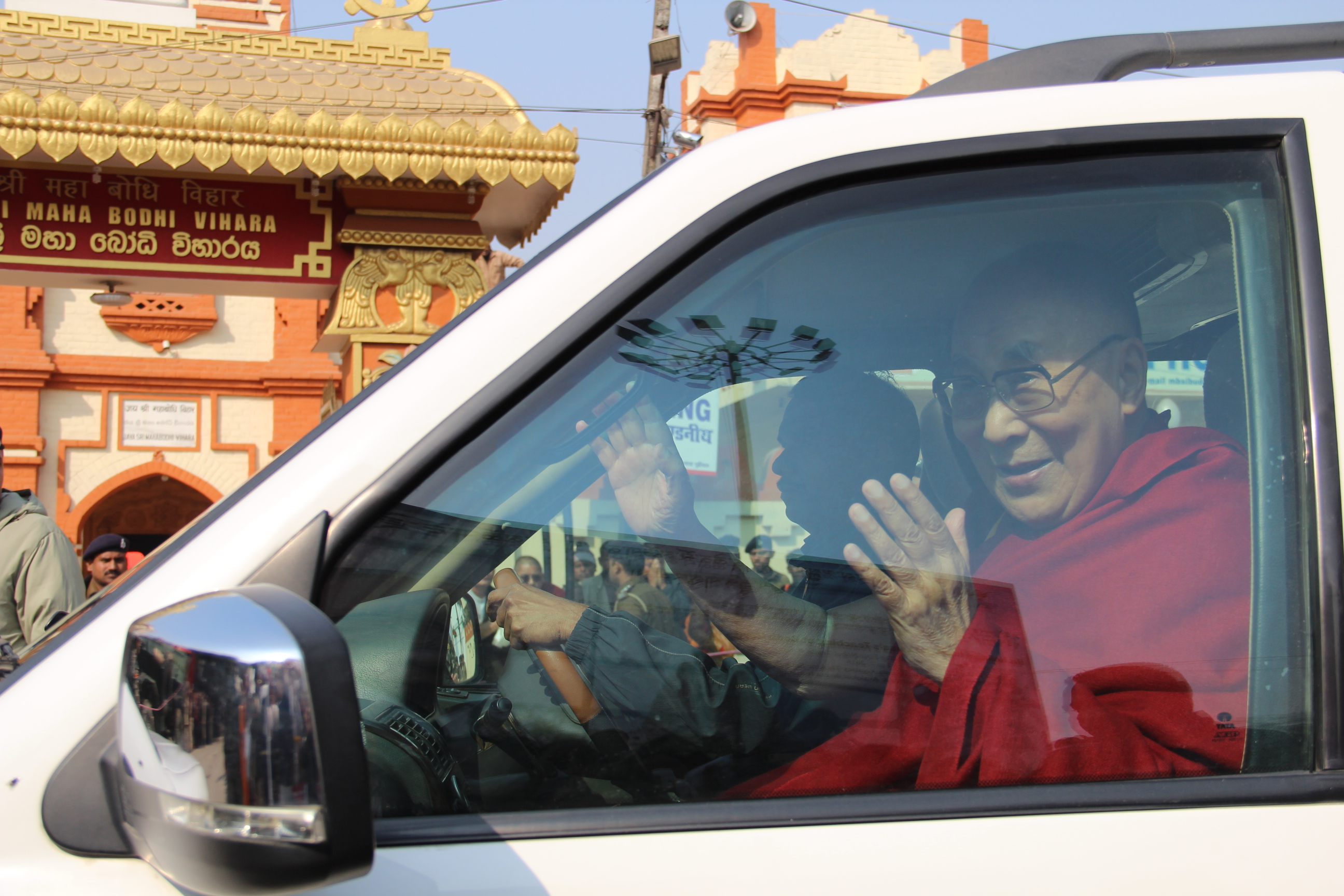 ༸གོང་ས་མཆོག་གནས་མཆོག་རྡོ་རྗེ་གདན་ནས་ Pune གྲོང་ཁྱེར་དུ་ཆིབས་སྒྱུར་བསྐྱངས་འདུག ༸གོང་ས་མཆོག་གནས་མཆོག་རྡོ་རྗེ་གདན་ནས་ Pune གྲོང་ཁྱེར་དུ་ཆིབས་སྒྱུར་བསྐྱངས་འདུག