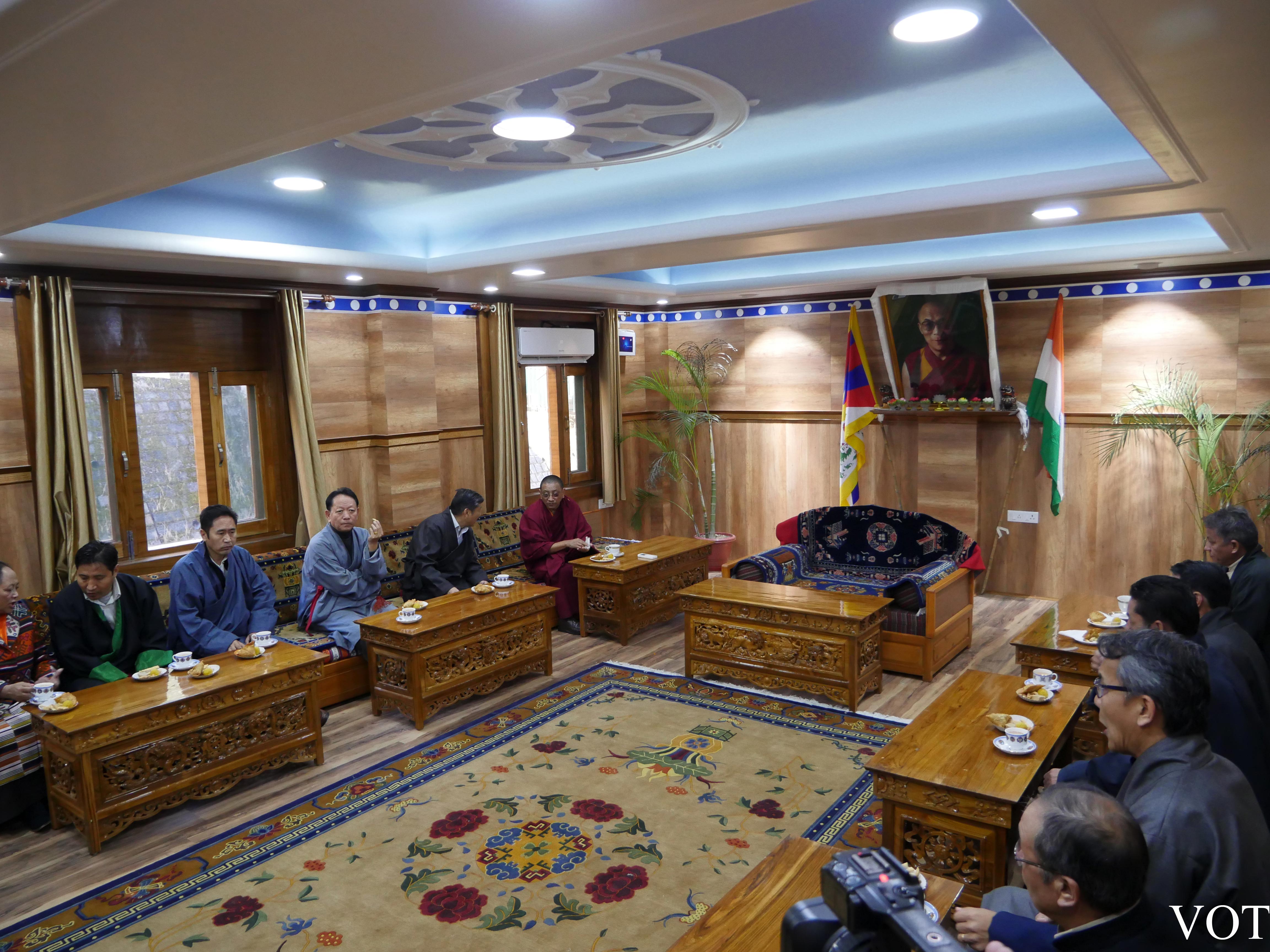 དབུས་བོད་མིའི་སྒྲིག་འཛུགས་ཀྱིས་རྒྱ་གར་མང་གཙོ་ཉིན་མོར་འཚམས་འདྲི་གནང་བ། དབུས་བོད་མིའི་སྒྲིག་འཛུགས་ཀྱིས་རྒྱ་གར་མང་གཙོ་ཉིན་མོར་འཚམས་འདྲི་གནང་བ།