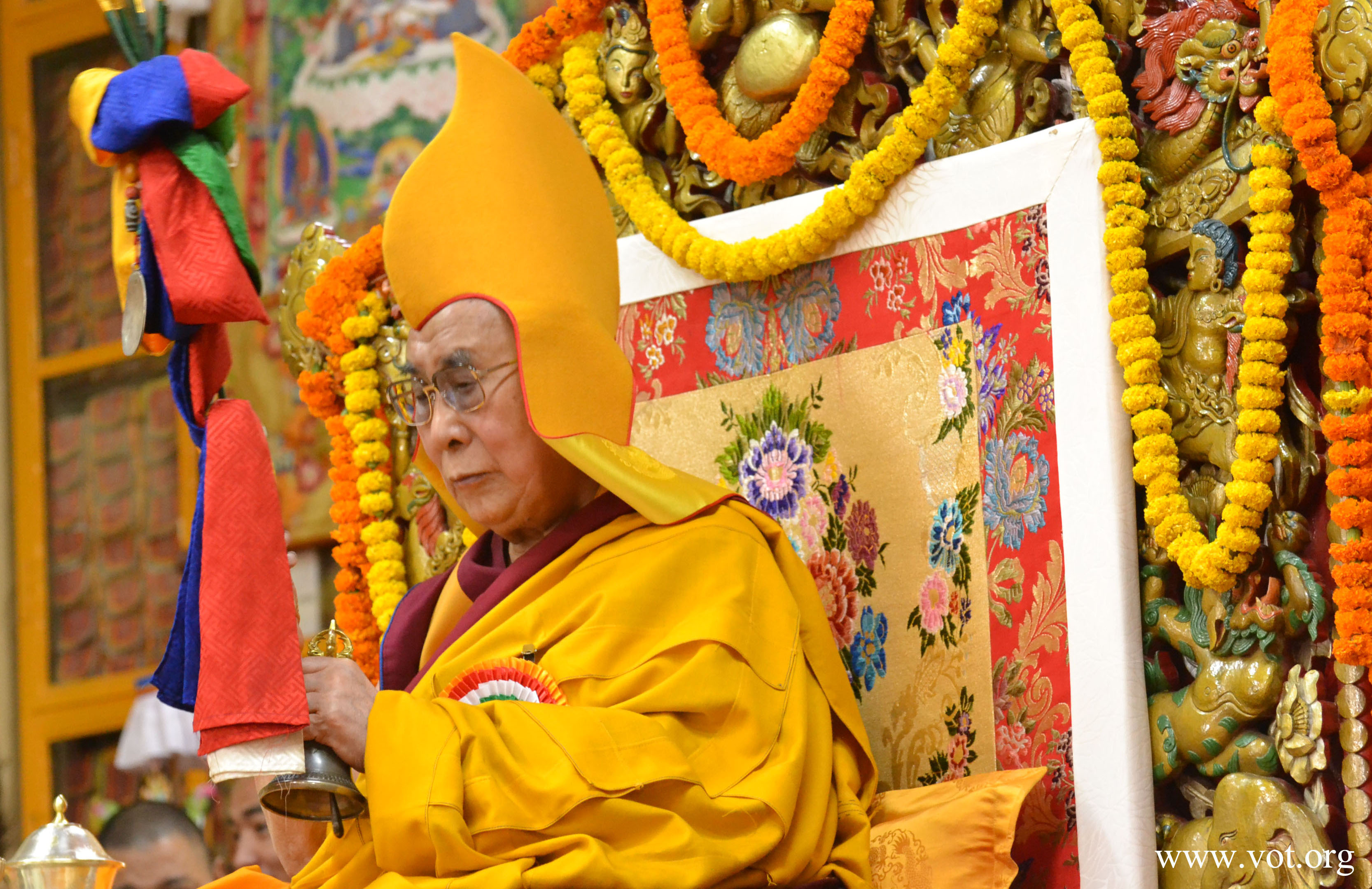 རིས་མེད་བཙུན་མ་ཚོས་༸གོང་ས་༸སྐྱབས་མགོན་ཆེན་པོ་མཆོག་ལ་བརྟན་བཞུགས་བསྟར་འབུལ་ཞུ་རྒྱུ། རིས་མེད་བཙུན་མ་ཚོས་༸གོང་ས་༸སྐྱབས་མགོན་ཆེན་པོ་མཆོག་ལ་བརྟན་བཞུགས་བསྟར་འབུལ་ཞུ་རྒྱུ།