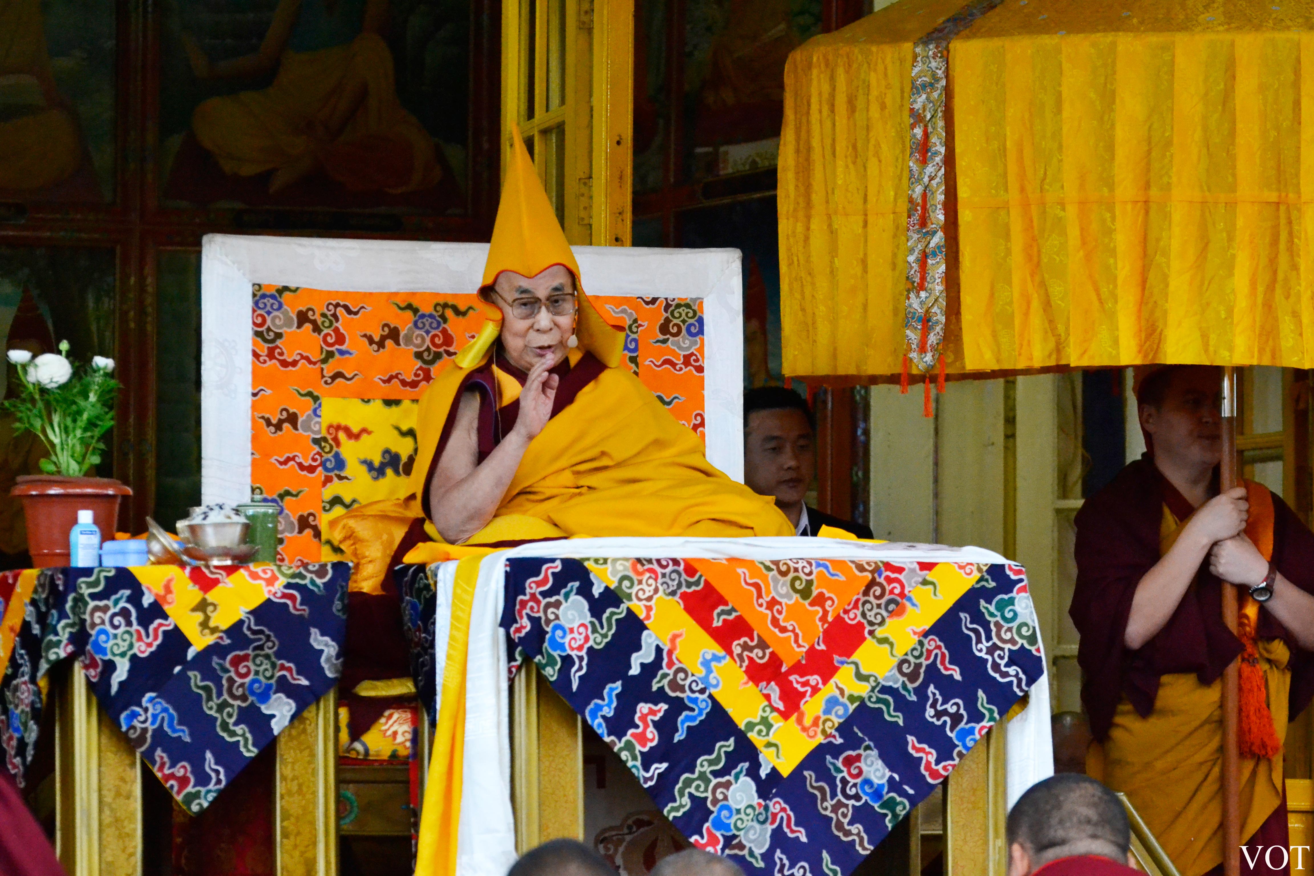༸གོང་ས་མཆོག་གིས་བོད་ཀྱི་ཆོལ་གསུམ་དང་ཆོལ་བརྒྱུད་ཁག་གི་དབར་དམ་ཚིག་འོ་ཆུ་གཅིག་འདྲེས་ལྟར་གནང་དགོས་ཞེས་བཀའ་བསྩལ་བ། ༸གོང་ས་མཆོག་གིས་བོད་ཀྱི་ཆོལ་གསུམ་དང་ཆོལ་བརྒྱུད་ཁག་གི་དབར་དམ་ཚིག་འོ་ཆུ་གཅིག་འདྲེས་ལྟར་གནང་དགོས་ཞེས་བཀའ་བསྩལ་བ།