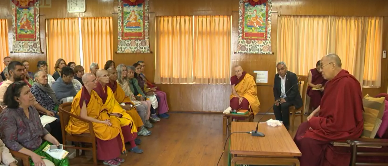 ནང་པའི་ཆོས་ཀྱི་ལྟ་གྲུབ་དང་སེམས་ཁམས་རིག་པར་སློབ་གཉེར་བྱ་རྒྱུ་མ་གཏོགས་ཆོ་ག་ཕྱག་ལེན་གལ་ཆེན་པོ་མ་རེད། ནང་པའི་ཆོས་ཀྱི་ལྟ་གྲུབ་དང་སེམས་ཁམས་རིག་པར་སློབ་གཉེར་བྱ་རྒྱུ་མ་གཏོགས་ཆོ་ག་ཕྱག་ལེན་གལ་ཆེན་པོ་མ་རེད།