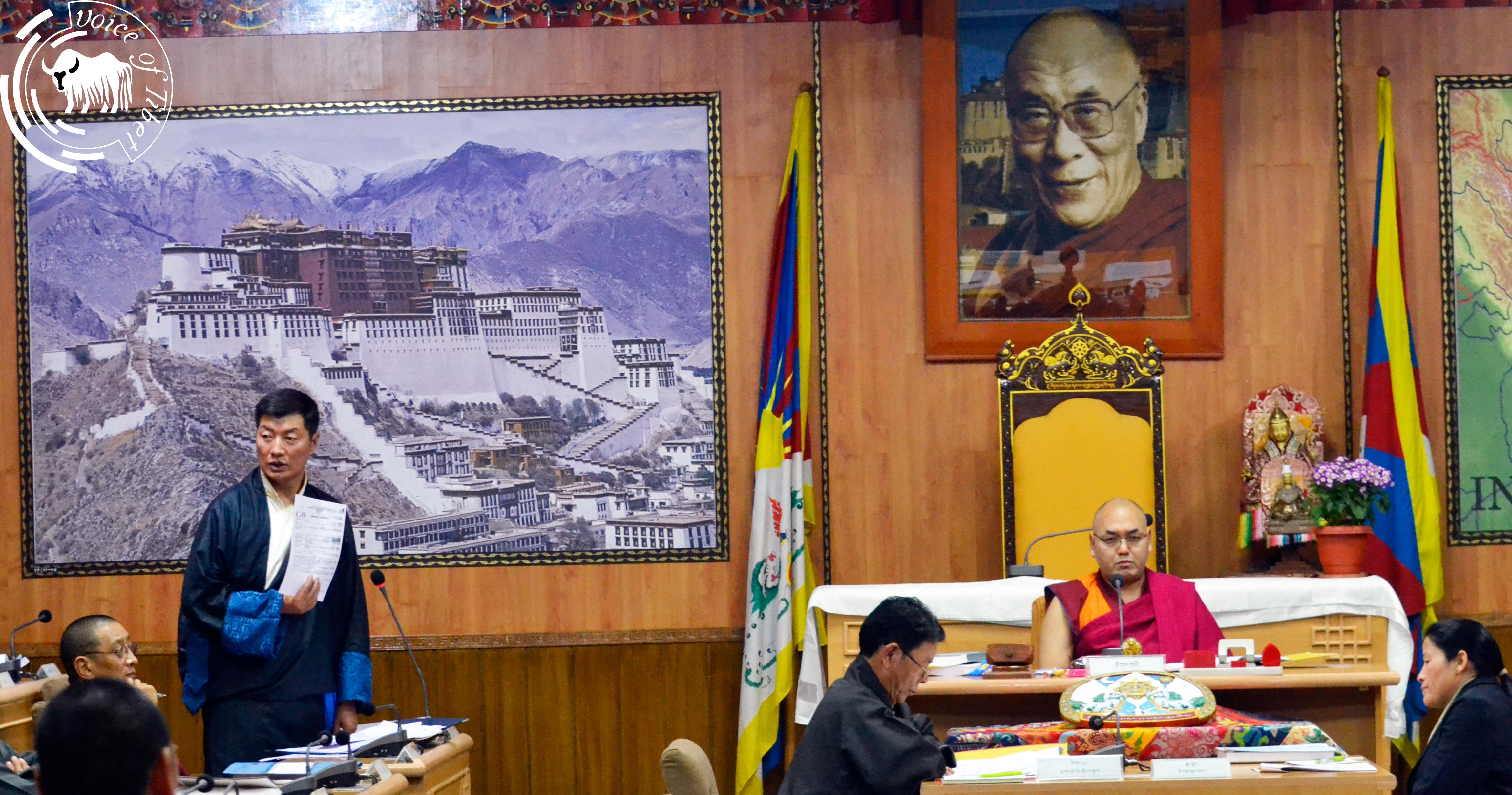 གྲོས་ཚོགས་སུ་སྤྱི་མོས་ཐོག་གཞུང་འབྲེལ་གདུང་སེམས་མཉམ་བསྐྱེད་ཀྱི་གྲོས་ཆོད་གྲོས་འཆར་གཏན་འབེབས་གནང་བ། གྲོས་ཚོགས་སུ་སྤྱི་མོས་ཐོག་གཞུང་འབྲེལ་གདུང་སེམས་མཉམ་བསྐྱེད་ཀྱི་གྲོས་ཆོད་གྲོས་འཆར་གཏན་འབེབས་གནང་བ།