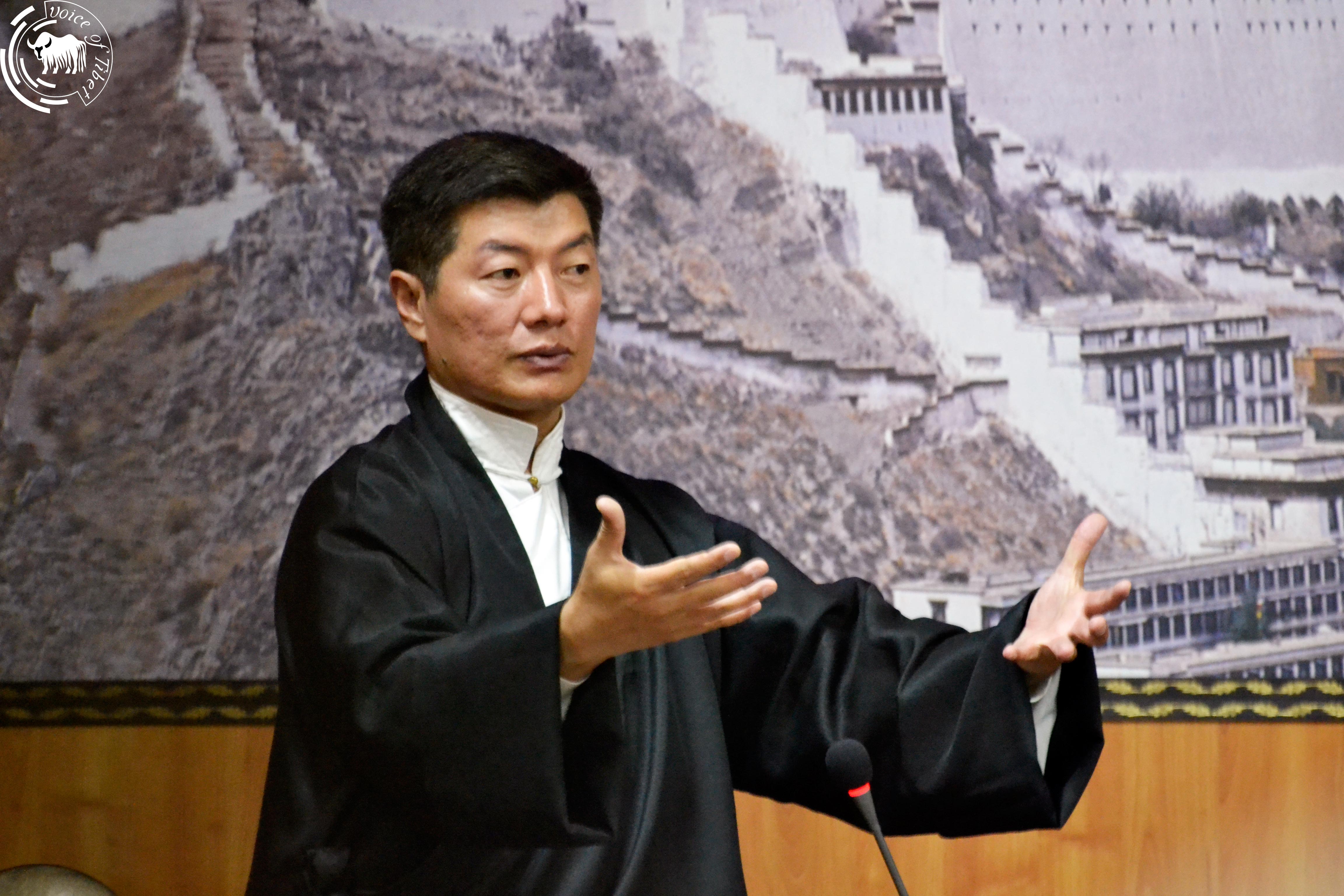 འབྱུང་འགྱུར་ལོ་གསུམ་བཞིའི་ནང་བོད་ཀྱི་གནད་དོན་ཐོག་བཟང་ཐག་ངན་ཐག་ཆོད་རྒྱུར་ཚོད་དཔག་བྱེད་བཞིན་ཡོད། འབྱུང་འགྱུར་ལོ་གསུམ་བཞིའི་ནང་བོད་ཀྱི་གནད་དོན་ཐོག་བཟང་ཐག་ངན་ཐག་ཆོད་རྒྱུར་ཚོད་དཔག་བྱེད་བཞིན་ཡོད།