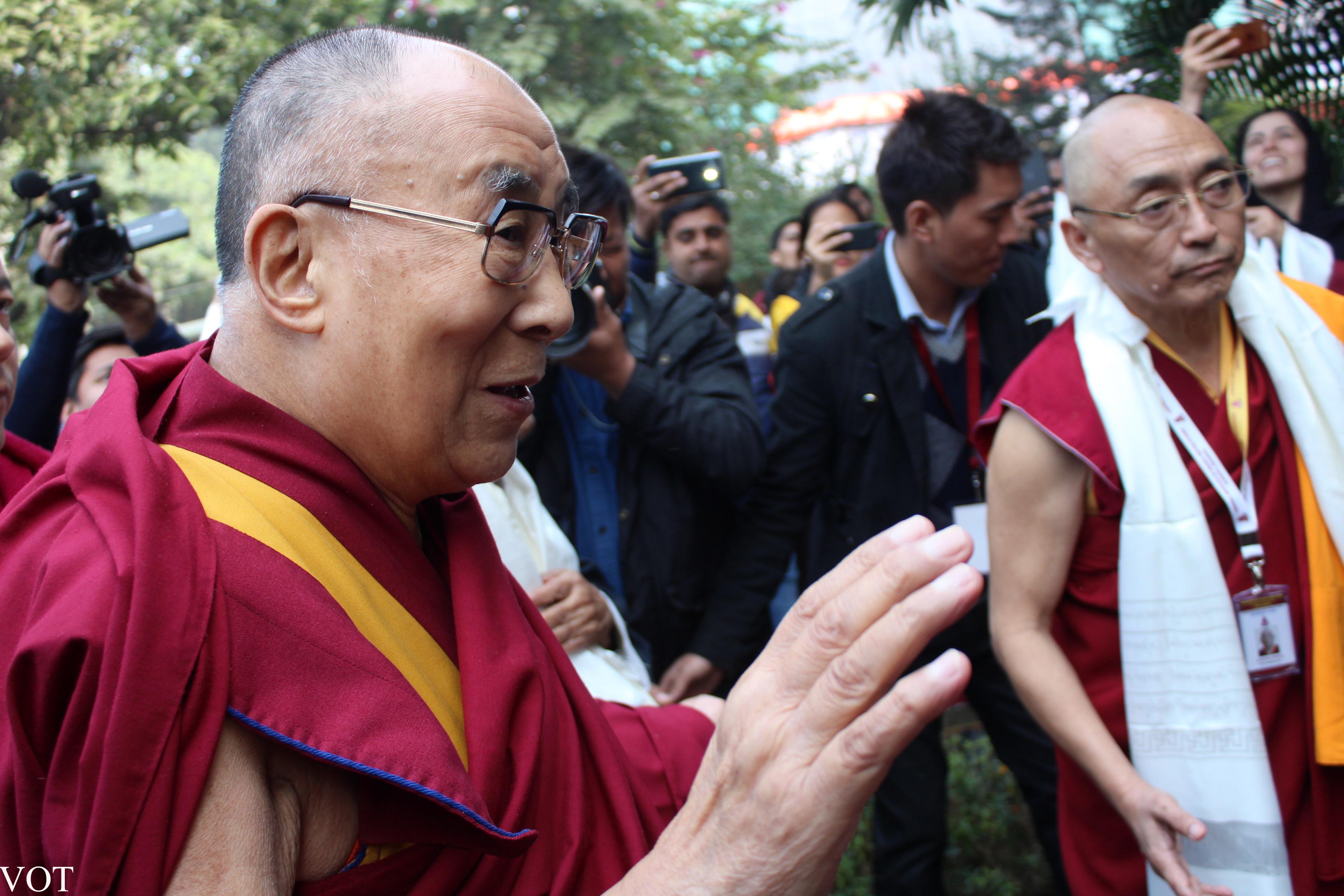 ༸གོང་ས་མཆོག་རྒྱ་གར་རྒྱལ་ཡོངས་ཉེ་བའི་རིགས་བདག་གི་ཚོགས་ཆེན་ཐོག་ཆིབས་བསྒྱུར་བསྐྱང་གཏན་འཁེལ་བ། ༸གོང་ས་མཆོག་རྒྱ་གར་རྒྱལ་ཡོངས་ཉེ་བའི་རིགས་བདག་གི་ཚོགས་ཆེན་ཐོག་ཆིབས་བསྒྱུར་བསྐྱང་གཏན་འཁེལ་བ།