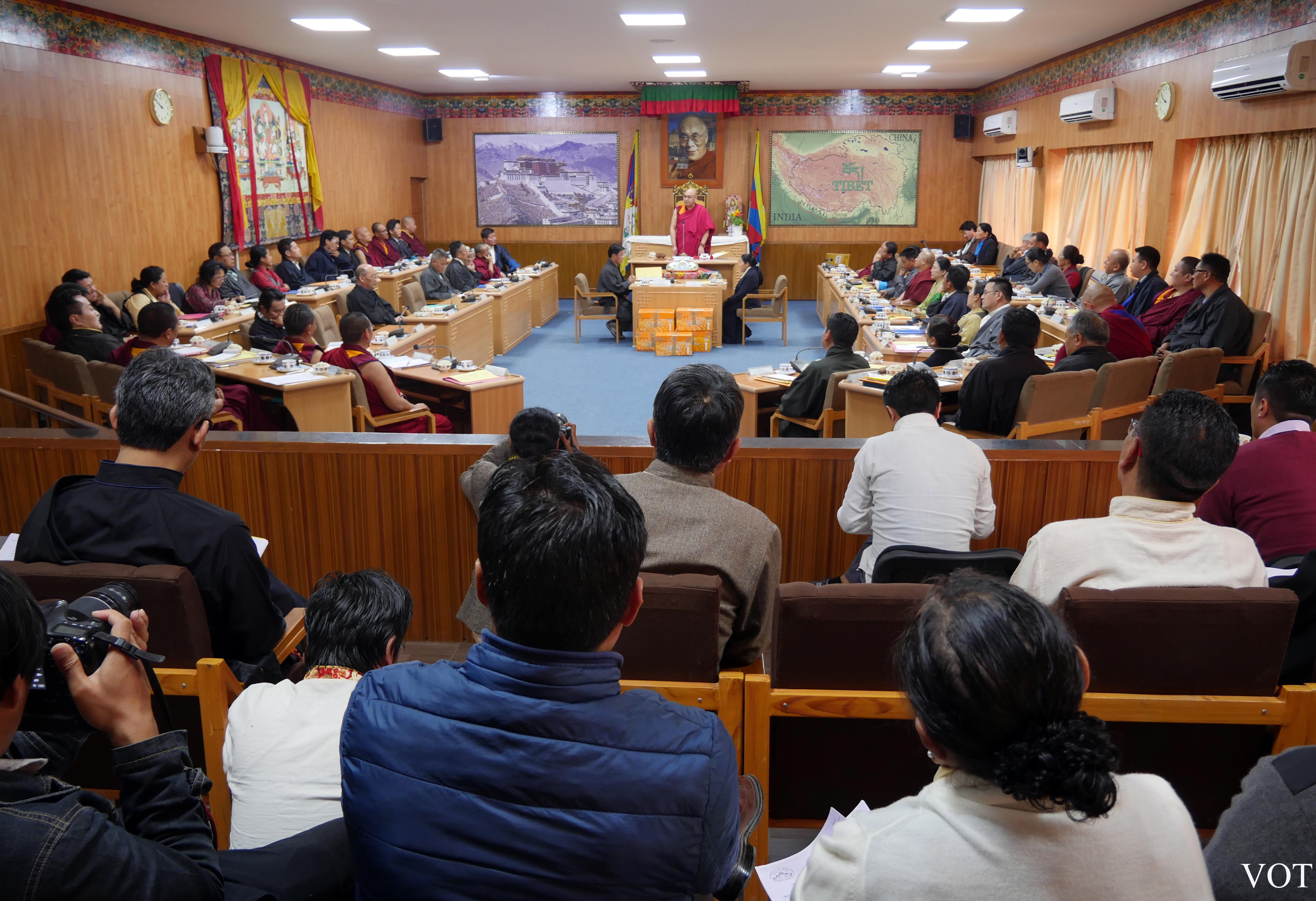 བོད་མི་མང་སྤྱི་འཐུས་ལྷན་ཚོགས་ཀྱི་གྲོས་ཚོགས་ཚོགས་དུས་ལྔ་པ་དབུ་འཛུགས་གནང་བ། བོད་མི་མང་སྤྱི་འཐུས་ལྷན་ཚོགས་ཀྱི་གྲོས་ཚོགས་ཚོགས་དུས་ལྔ་པ་དབུ་འཛུགས་གནང་བ།
