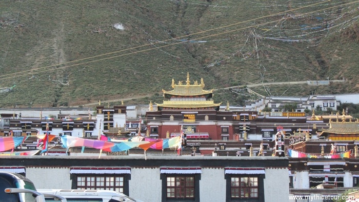 གཞིས་རྩེ་གཉའ་མོ་གྲོང་ཚོའི་ཏང་གི་དྲུང་ཆེ་འཛིནབཟུང་བྱས་འདུག གཞིས་རྩེ་གཉའ་མོ་གྲོང་ཚོའི་ཏང་གི་དྲུང་ཆེ་འཛིནབཟུང་བྱས་འདུག