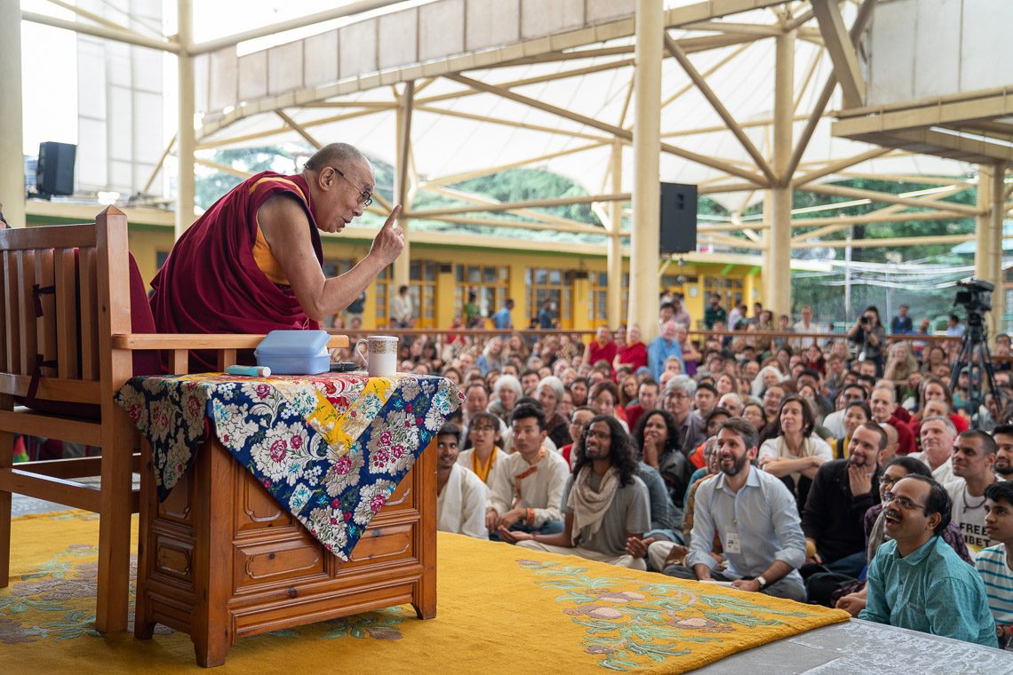 ཁོང་ཁྲོའི་བྲན་གཡོག་ཏུ་མ་ཚུད་པ་ཞིག་བྱེད་དགོས་པའི་བཀའ་བསྩལ་བ། ཁོང་ཁྲོའི་བྲན་གཡོག་ཏུ་མ་ཚུད་པ་ཞིག་བྱེད་དགོས་པའི་བཀའ་བསྩལ་བ།