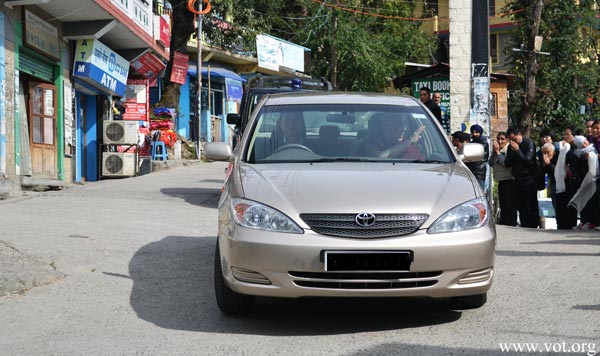 ༸གོང་ས་མཆོག་ཡོ་རོབ་ནང་གི་མཛད་འཆར་སླད་བཞུགས་སྒར་ནས་ཆིབས་བསྒྱུར་མཛད་པ། ༸གོང་ས་མཆོག་ཡོ་རོབ་ནང་གི་མཛད་འཆར་སླད་བཞུགས་སྒར་ནས་ཆིབས་བསྒྱུར་མཛད་པ།
