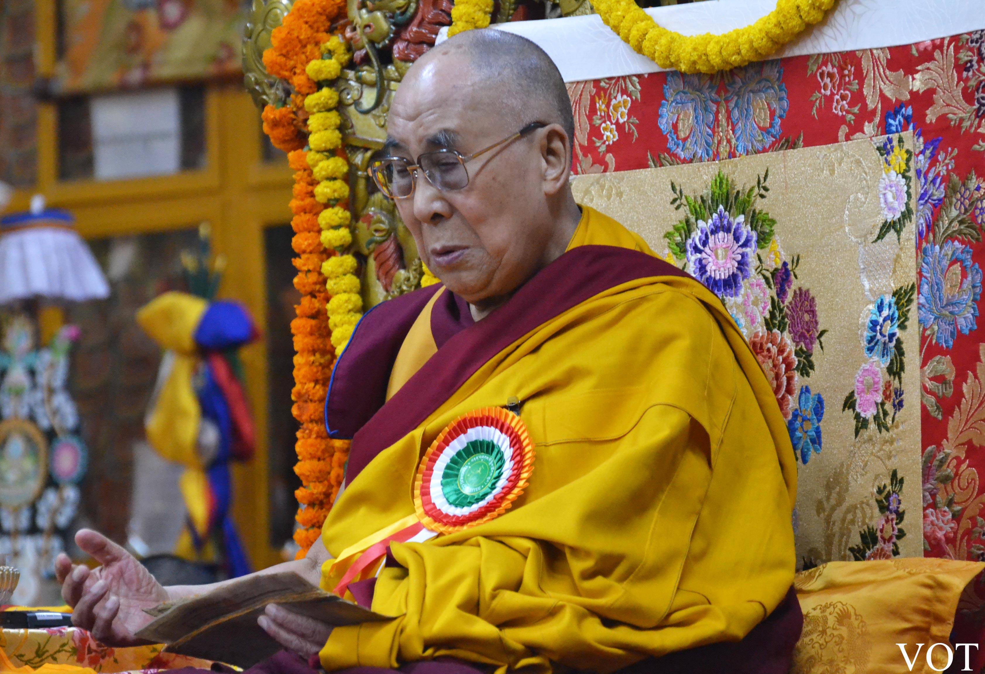 ༸གོང་ས་མཆོག་གིས་མེག་སི་ཁོ་དུ་ས་ཡོམ་གྱི་གོད་ཆག་ཕོག་པར་ཐུགས་གསོ་མཛད་པ། ༸གོང་ས་མཆོག་གིས་མེག་སི་ཁོ་དུ་ས་ཡོམ་གྱི་གོད་ཆག་ཕོག་པར་ཐུགས་གསོ་མཛད་པ།