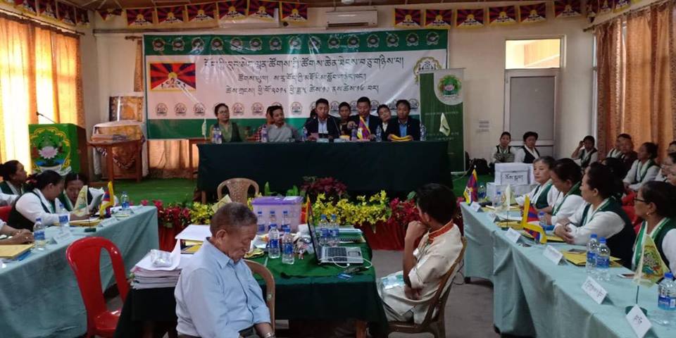 བེུད་ལྷན་ཚོགས་ཀྱི་ངོས་ནས་ཕྱི་ཟླ་ ༣ པའི་ཚེས་ ༡༢ དེ་བཞིན་འགྱུར་བ་མེད་པའི་ཐོག་ནས་བེུད་སྒེར་ལངས་ཀྱི་ཉིན་མོར་སྲུང་བརྩི་གནང་རྒྱུ་ཡིན་པའི་གྲོས་ཆོད་བཞག་འདུག བེུད་ལྷན་ཚོགས་ཀྱི་ངོས་ནས་ཕྱི་ཟླ་ ༣ པའི་ཚེས་ ༡༢ དེ་བཞིན་འགྱུར་བ་མེད་པའི་ཐོག་ནས་བེུད་སྒེར་ལངས་ཀྱི་ཉིན་མོར་སྲུང་བརྩི་གནང་རྒྱུ་ཡིན་པའི་གྲོས་ཆོད་བཞག་འདུག